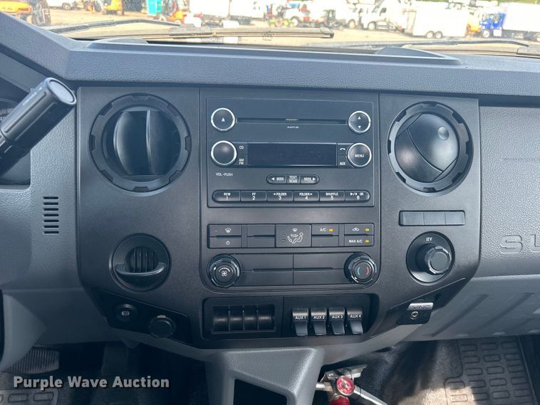 image for item EG1475 2017 Ford F650 Super Duty flatbed truck