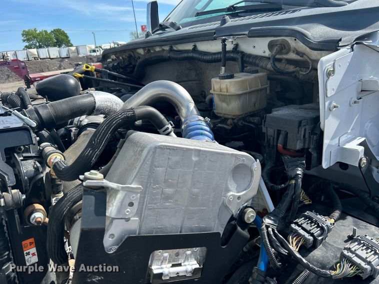 image for item EG1475 2017 Ford F650 Super Duty flatbed truck