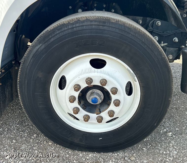 image for item EG1475 2017 Ford F650 Super Duty flatbed truck