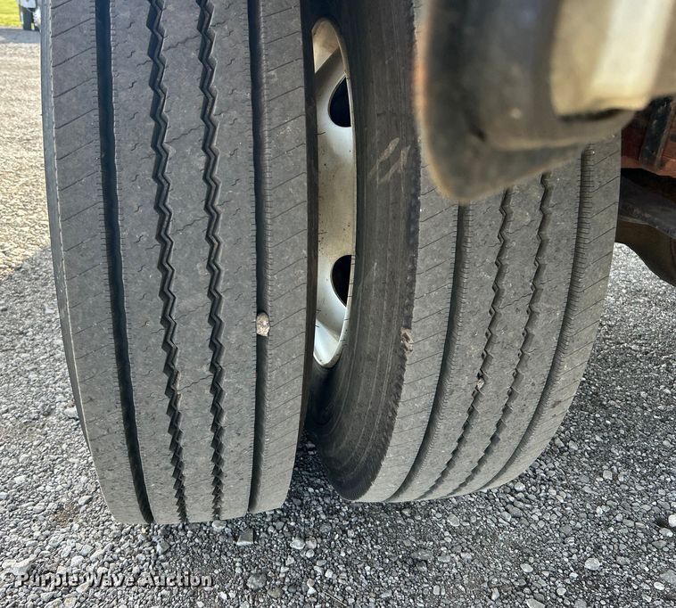 image for item EG1475 2017 Ford F650 Super Duty flatbed truck