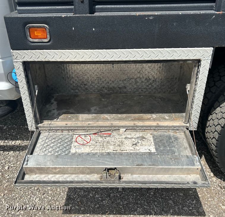 image for item EG1493 2011 Dodge Ram 4500HD flatbed truck