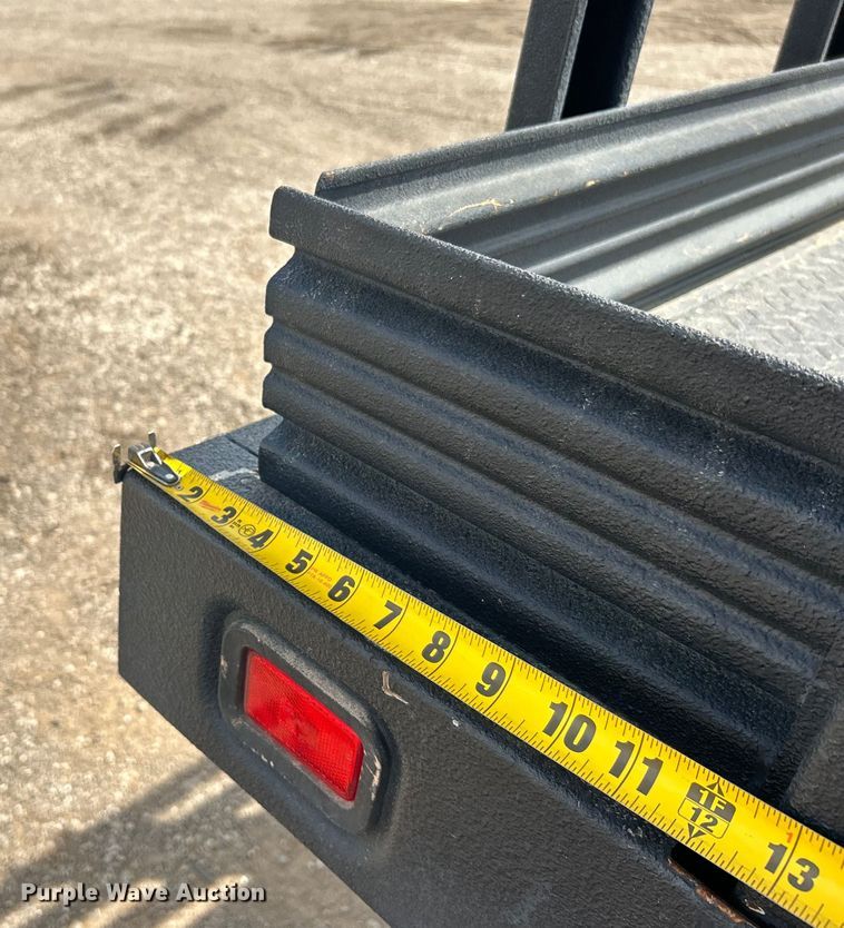 image for item EG1493 2011 Dodge Ram 4500HD flatbed truck