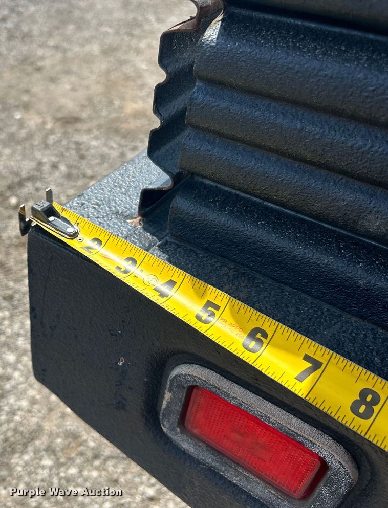 image for item EG1493 2011 Dodge Ram 4500HD flatbed truck