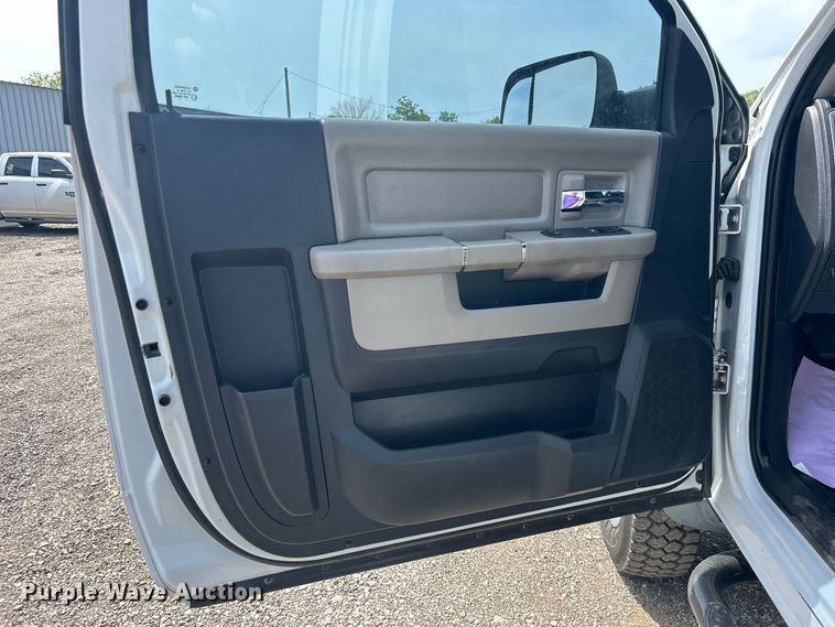 image for item EG1493 2011 Dodge Ram 4500HD flatbed truck