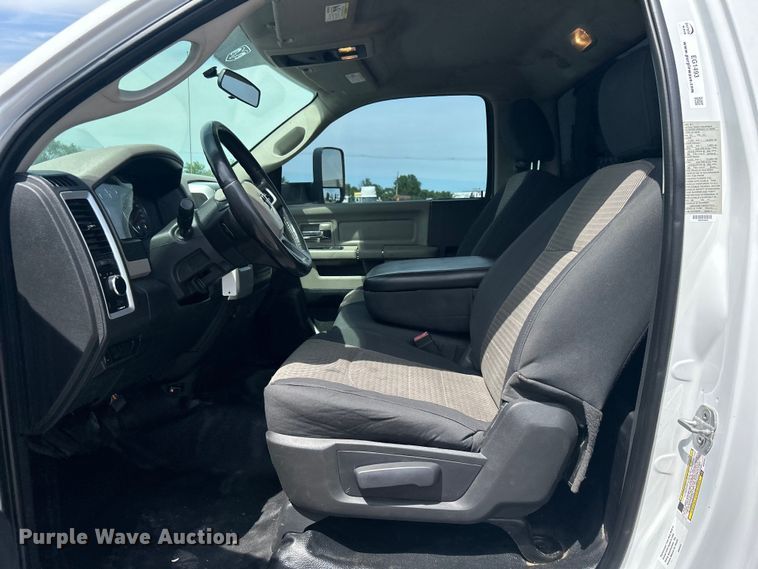 image for item EG1493 2011 Dodge Ram 4500HD flatbed truck