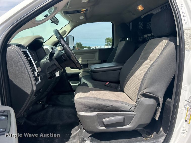 image for item EG1493 2011 Dodge Ram 4500HD flatbed truck