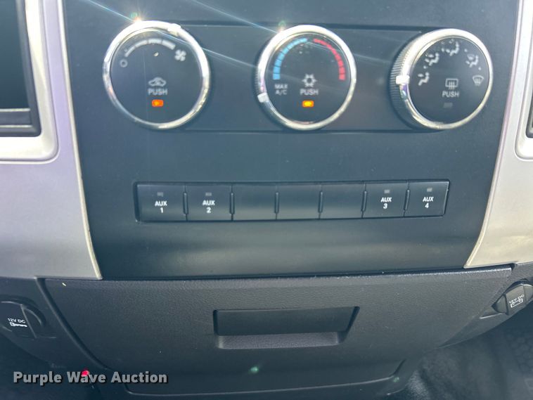 image for item EG1493 2011 Dodge Ram 4500HD flatbed truck