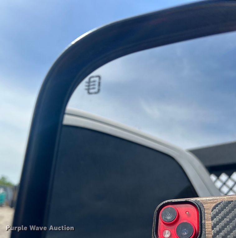 image for item EG1493 2011 Dodge Ram 4500HD flatbed truck