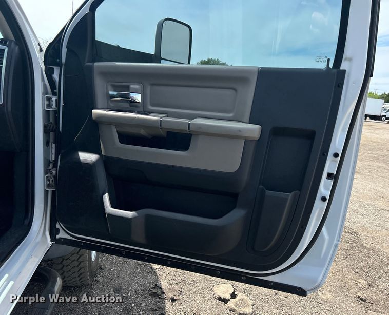 image for item EG1493 2011 Dodge Ram 4500HD flatbed truck