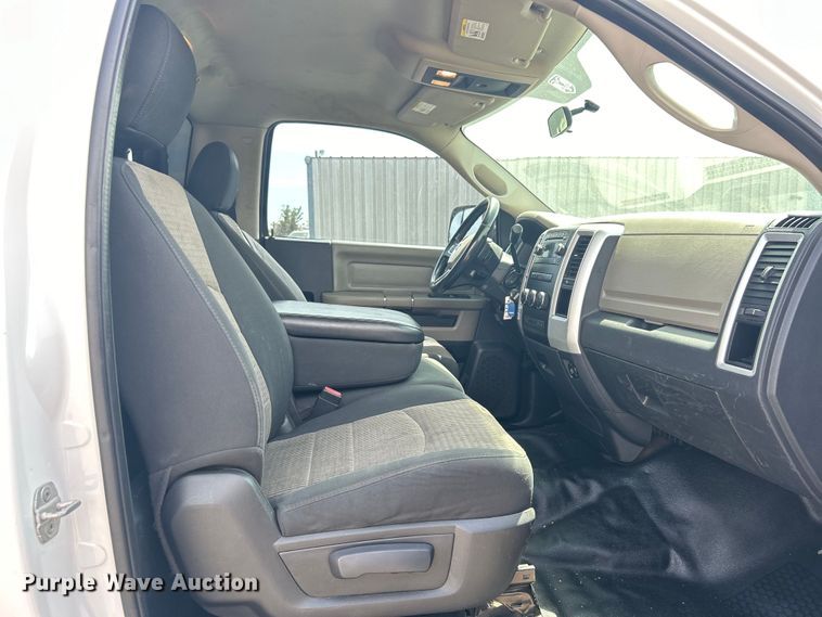 image for item EG1493 2011 Dodge Ram 4500HD flatbed truck