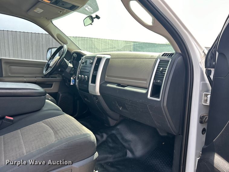 image for item EG1493 2011 Dodge Ram 4500HD flatbed truck