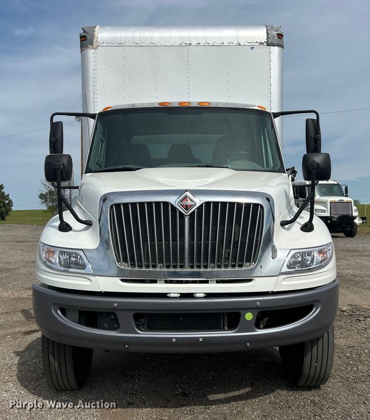 image for item EG1496 2015 International  4300 SBA box truck