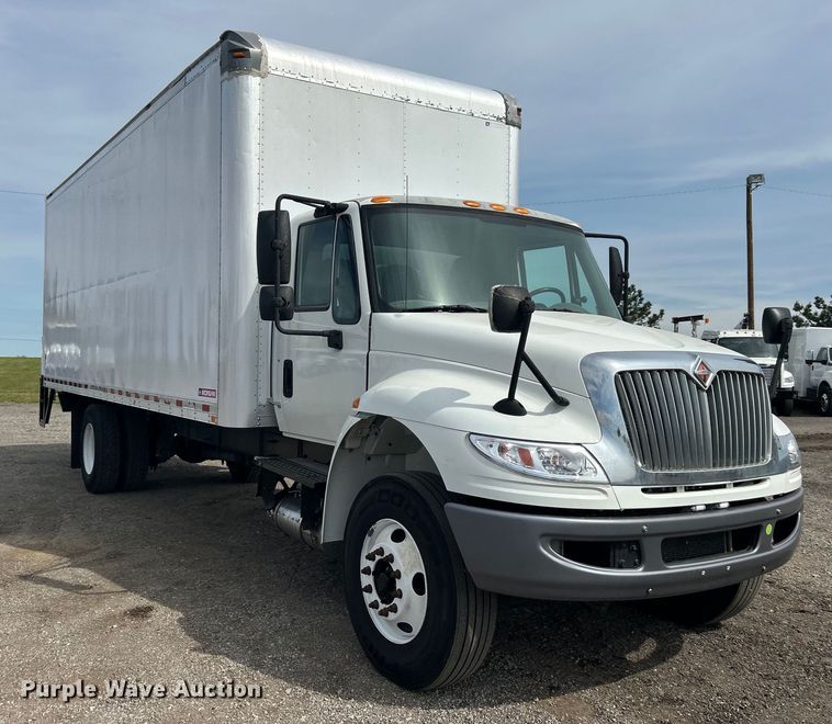 image for item EG1496 2015 International  4300 SBA box truck