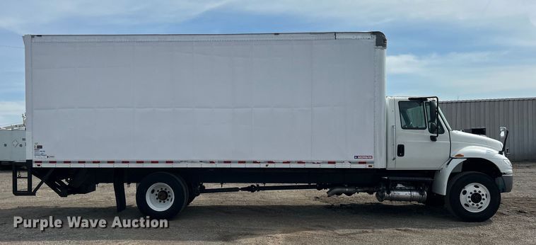 image for item EG1496 2015 International  4300 SBA box truck