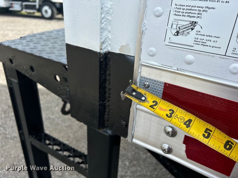 image for item EG1496 2015 International  4300 SBA box truck