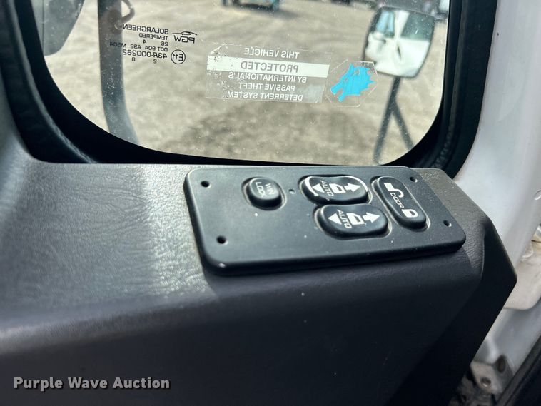 image for item EG1496 2015 International  4300 SBA box truck