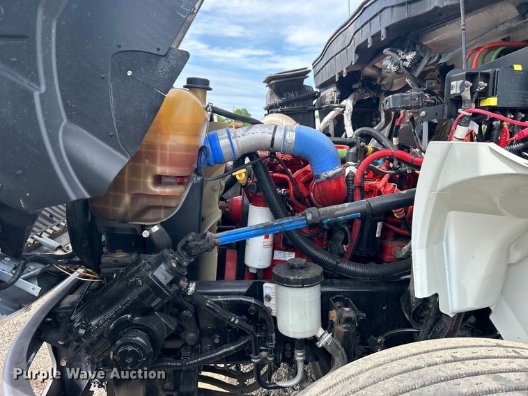 image for item EG1496 2015 International  4300 SBA box truck