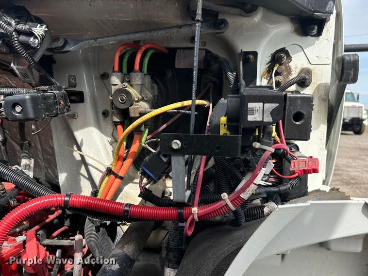 image for item EG1496 2015 International  4300 SBA box truck