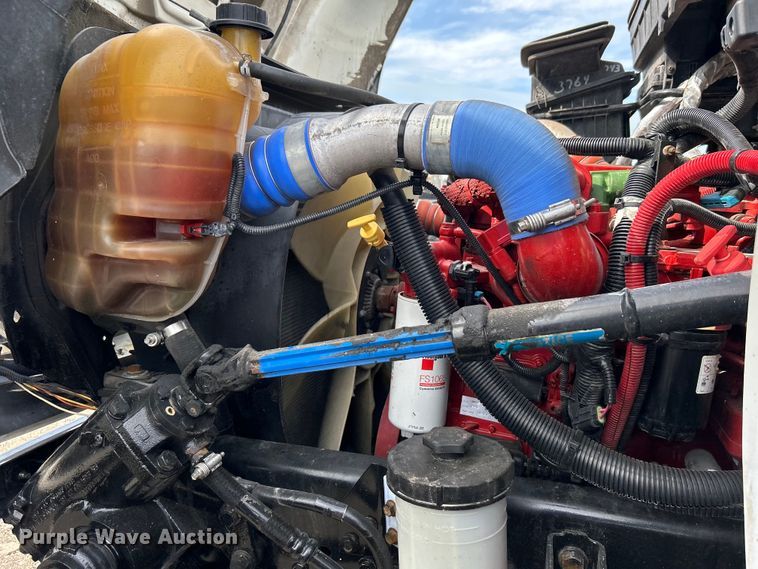 image for item EG1496 2015 International  4300 SBA box truck