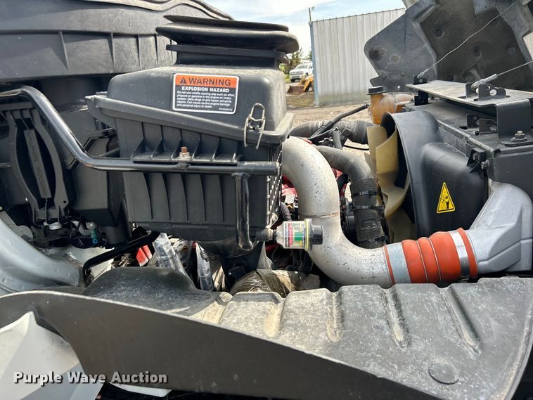 image for item EG1496 2015 International  4300 SBA box truck