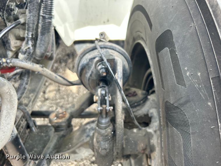 image for item EG1496 2015 International  4300 SBA box truck