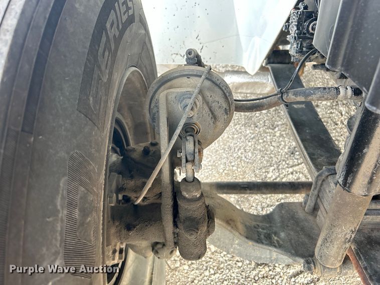 image for item EG1496 2015 International  4300 SBA box truck