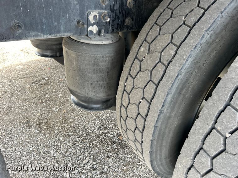 image for item EG1496 2015 International  4300 SBA box truck