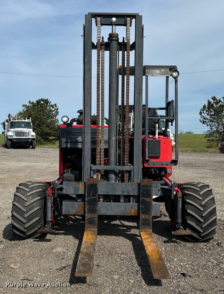 image for item EG1497 2001 Moffett M5500 forklift