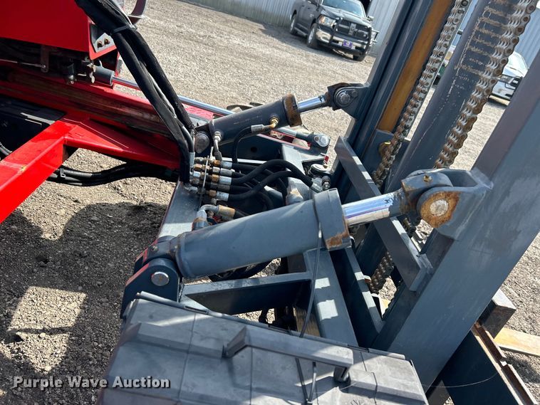 image for item EG1497 2001 Moffett M5500 forklift