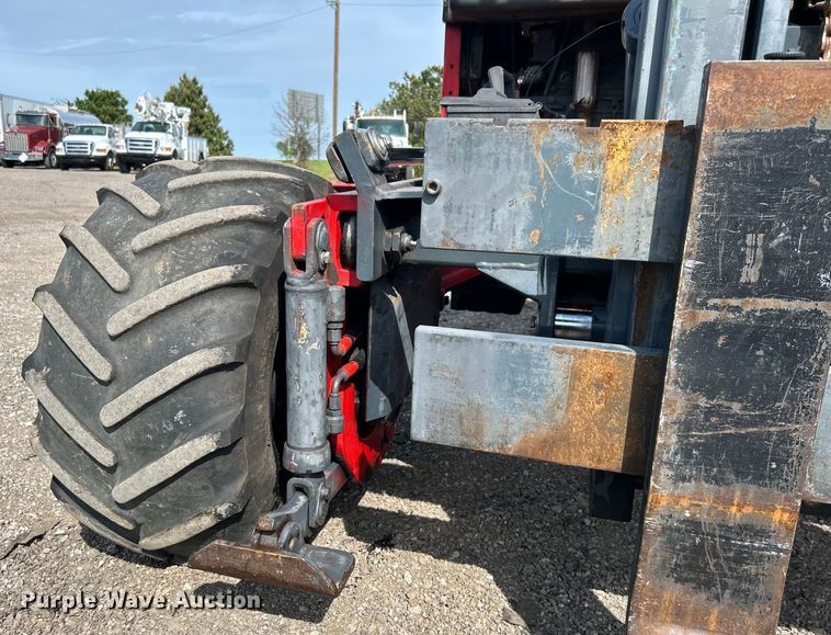 image for item EG1497 2001 Moffett M5500 forklift