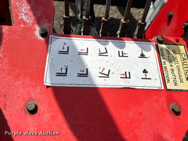 image for item EG1497 2001 Moffett M5500 forklift