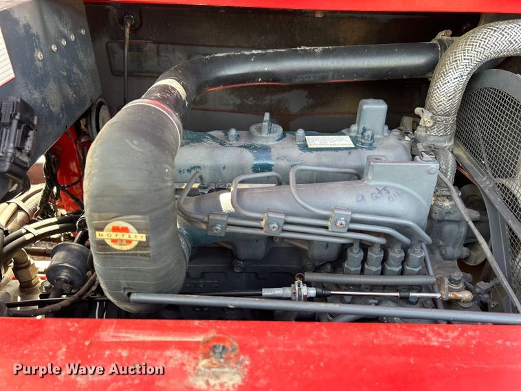 image for item EG1497 2001 Moffett M5500 forklift