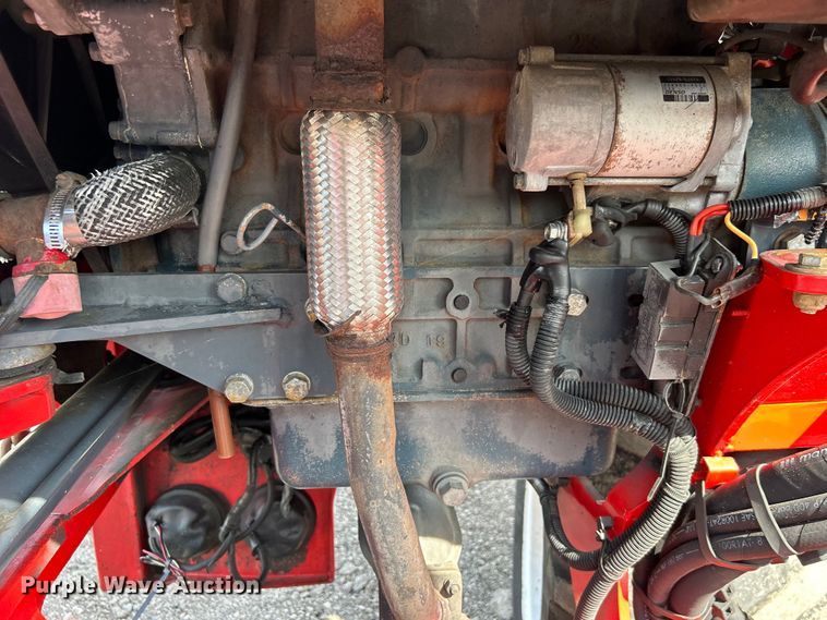 image for item EG1497 2001 Moffett M5500 forklift