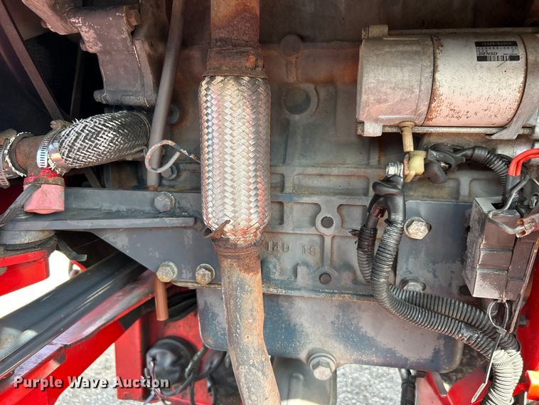 image for item EG1497 2001 Moffett M5500 forklift