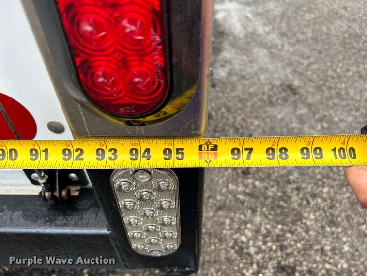 image for item EG1500 2015 Isuzu  NPR box truck