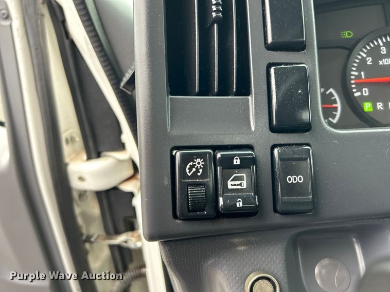 image for item EG1500 2015 Isuzu  NPR box truck