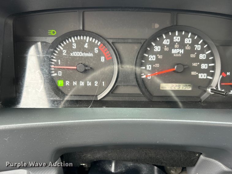 image for item EG1500 2015 Isuzu  NPR box truck