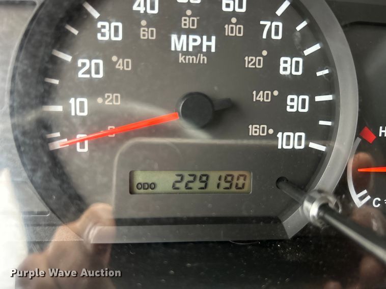 image for item EG1500 2015 Isuzu  NPR box truck