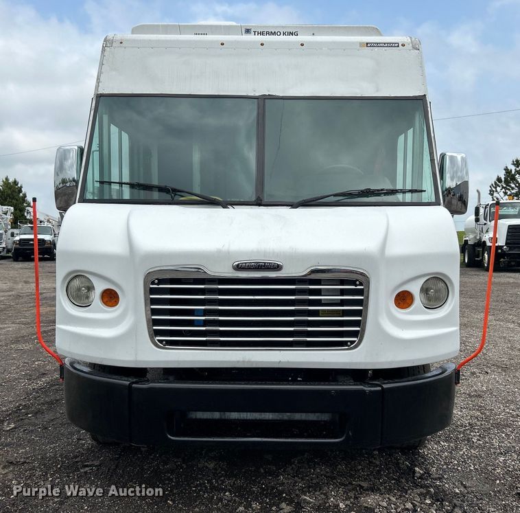 image for item EG1513 2018 Freightliner  MT45 delivery truck