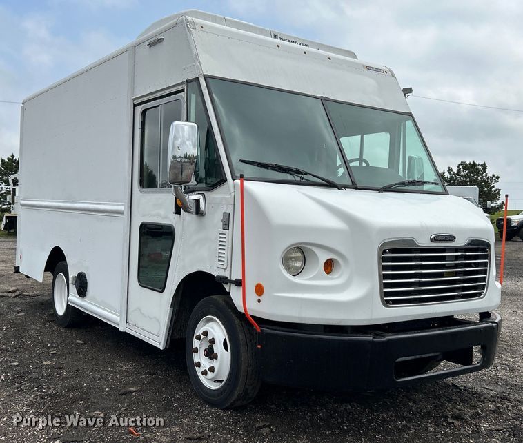 image for item EG1513 2018 Freightliner  MT45 delivery truck