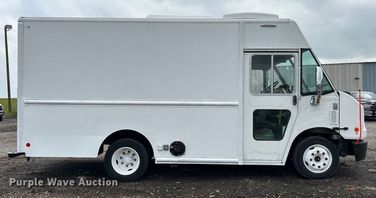 image for item EG1513 2018 Freightliner  MT45 delivery truck