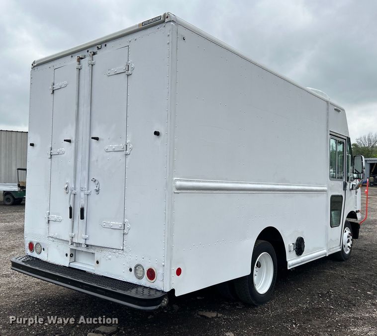 image for item EG1513 2018 Freightliner  MT45 delivery truck