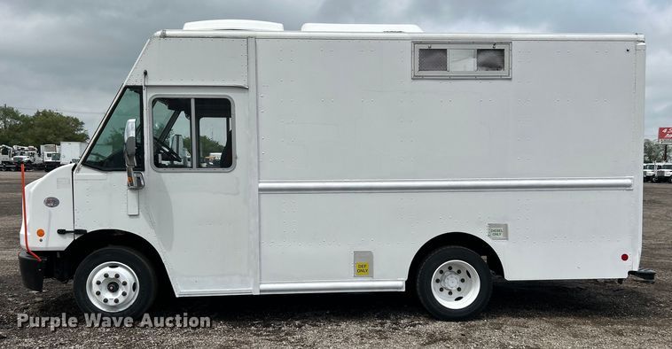 image for item EG1513 2018 Freightliner  MT45 delivery truck