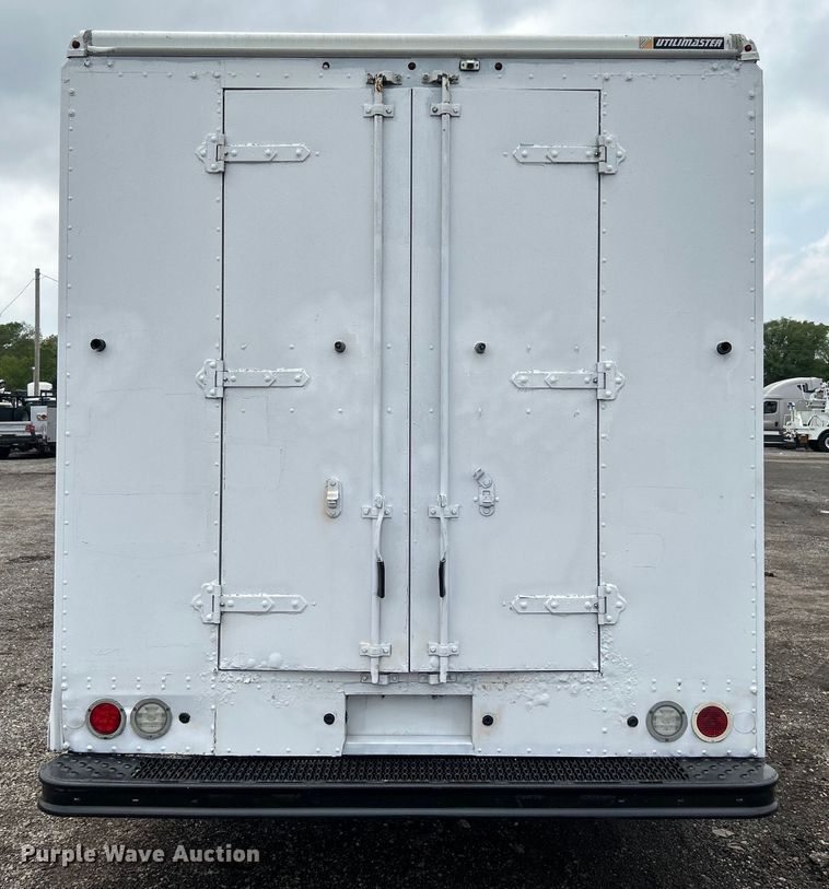 image for item EG1513 2018 Freightliner  MT45 delivery truck