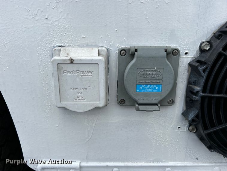 image for item EG1513 2018 Freightliner  MT45 delivery truck