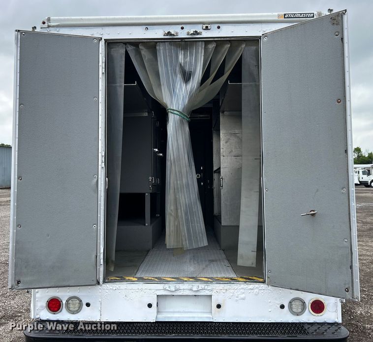 image for item EG1513 2018 Freightliner  MT45 delivery truck