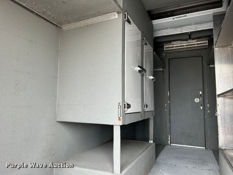 image for item EG1513 2018 Freightliner  MT45 delivery truck