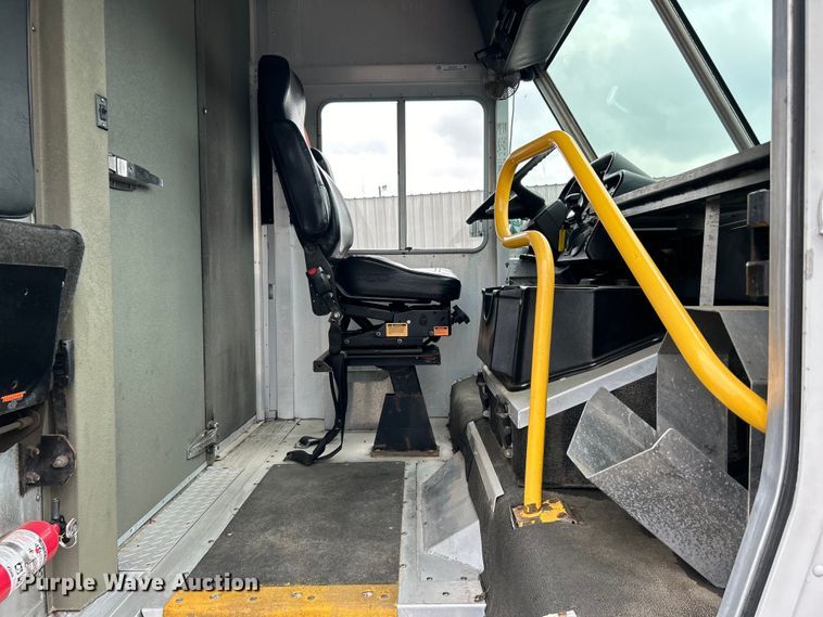 image for item EG1513 2018 Freightliner  MT45 delivery truck