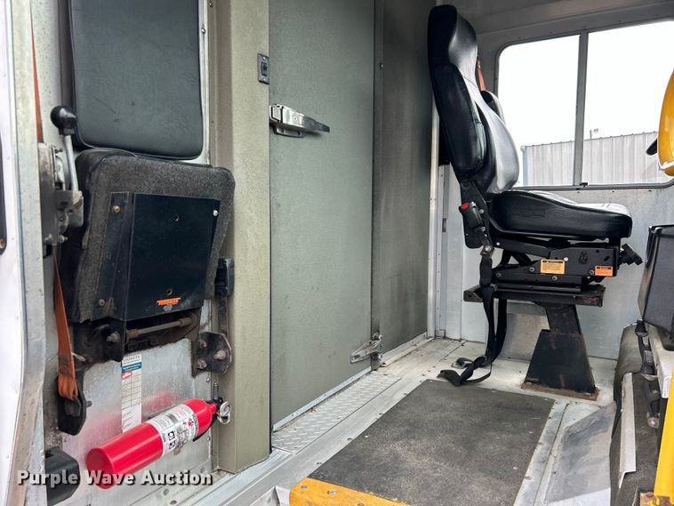 image for item EG1513 2018 Freightliner  MT45 delivery truck