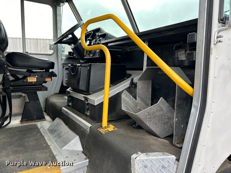 image for item EG1513 2018 Freightliner  MT45 delivery truck